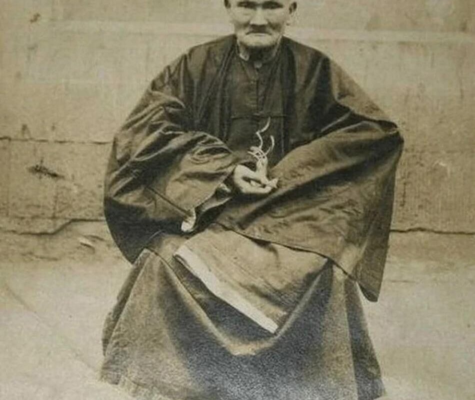 Ли Цинъюнь (1677—1933). Китаец ли Цинъюнь. Китаец прожил 256 лет ли Цинъюнь. Ли Цин Юнь долгожитель.