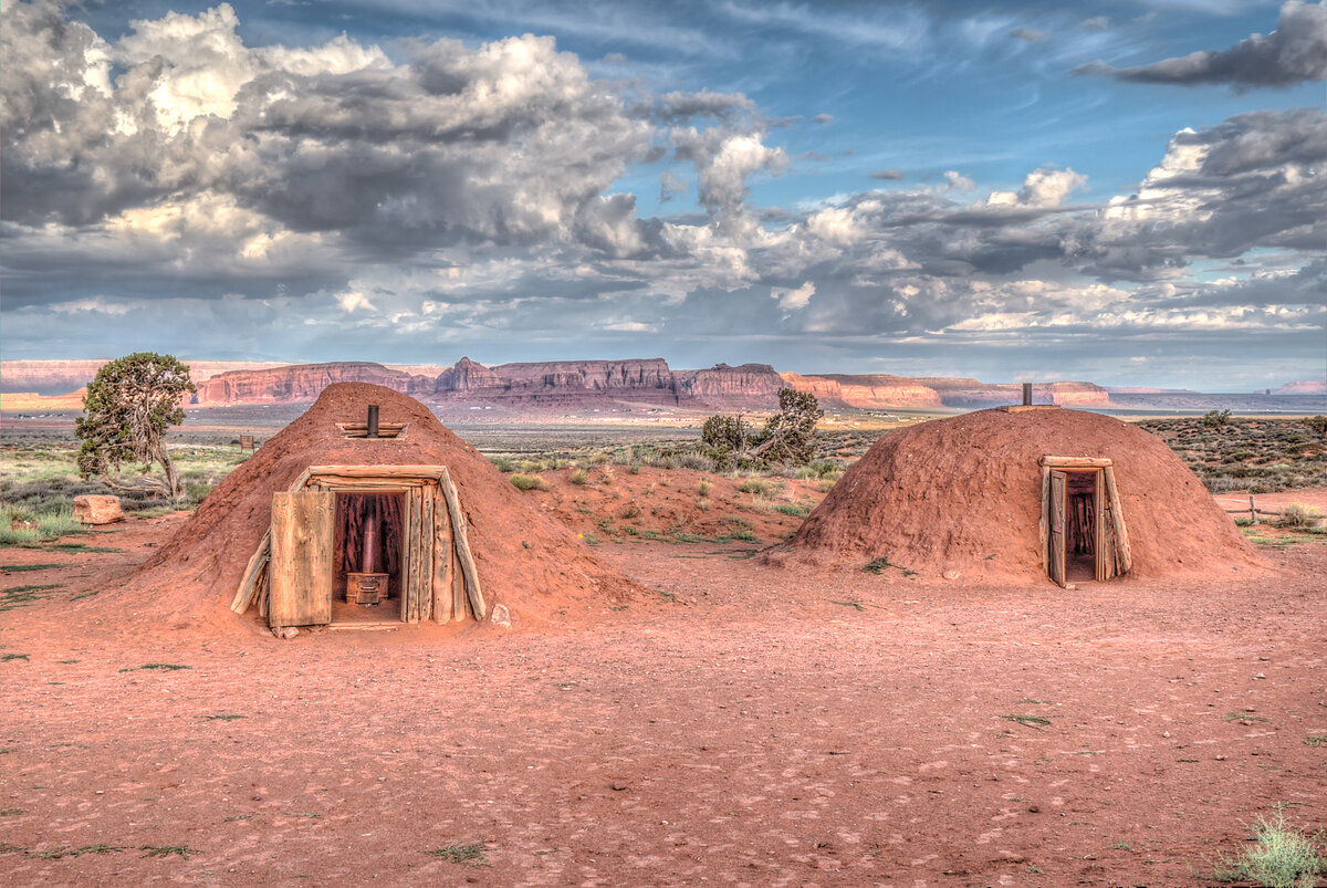 Хоган жилище индейцев. Жилище индейцев Навахо. Хоган Навахо. Хоган племени Навахо. Тагал