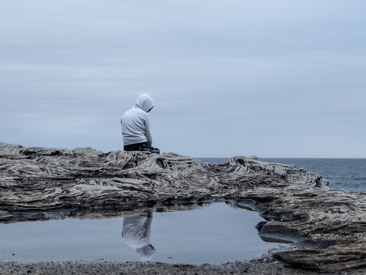 Каждый человек хотя бы раз в жизни сталкивался с ощущением того, что его жизнь бессмысленна. Изображение взято с unsplash.com