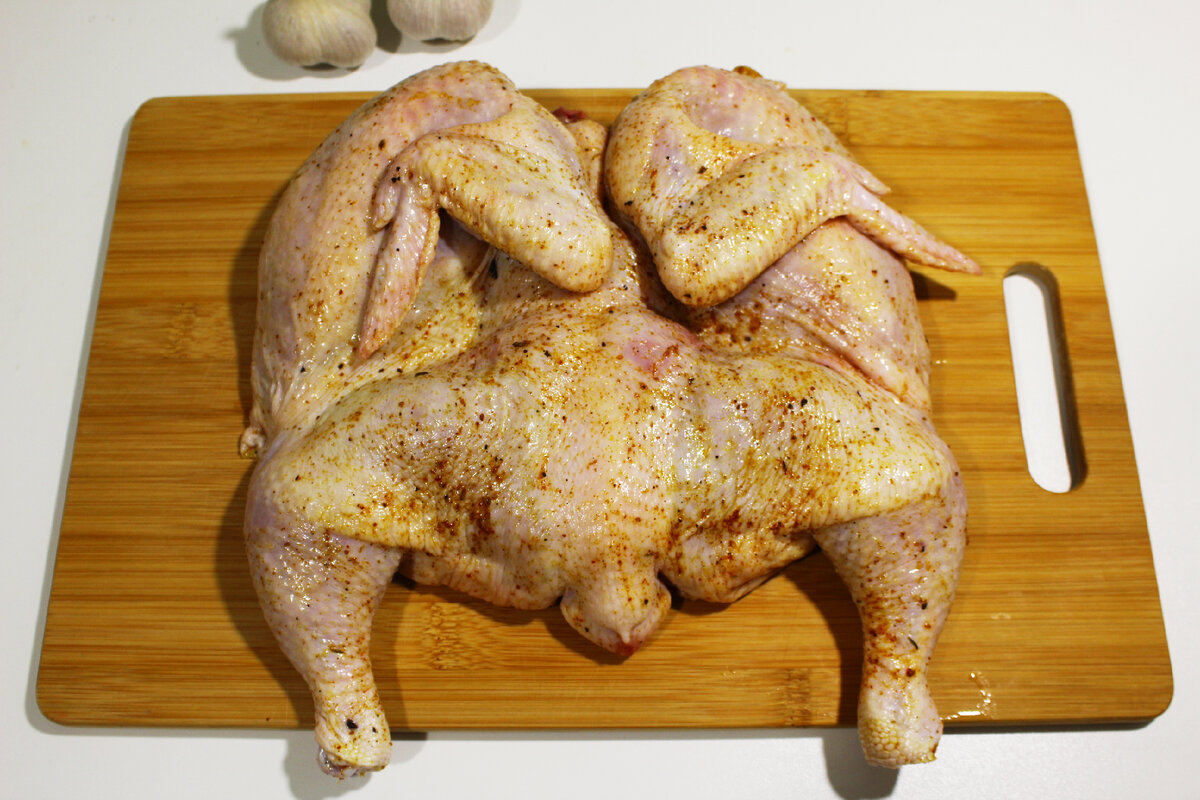 Чесночная курица на сковороде