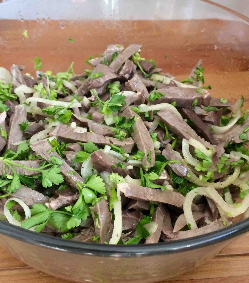 Салат из сердца с маринованным луком – пошаговый рецепт приготовления с фото
