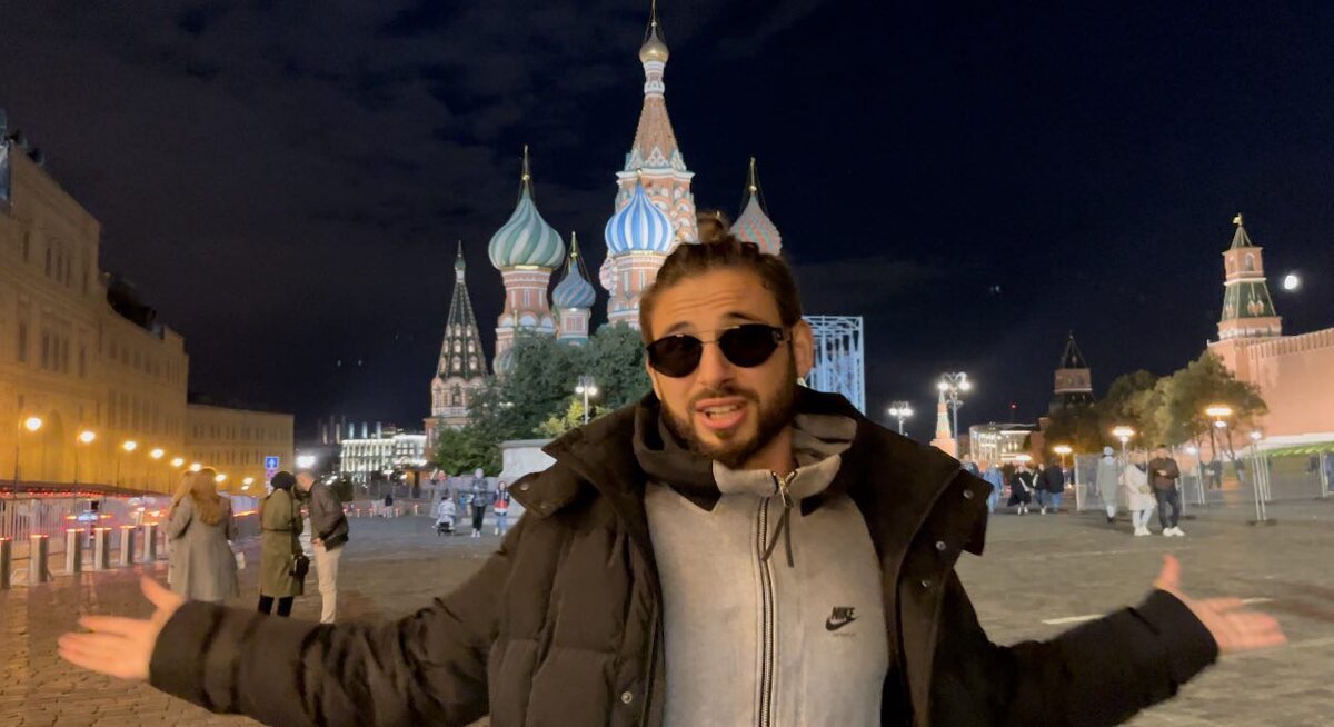 В то время я уже вернулся в Россию и встречал осень базируясь у своего троюродного брата в Москве.