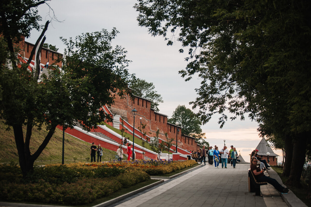 Вид на Кремль и Чкаловскую лестницу из Александровского сада