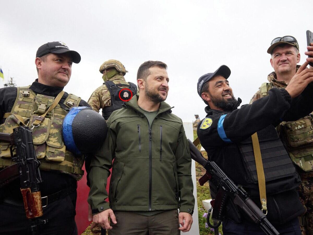    Президент Украины Владимир Зеленский в Изюме© Фото : Ukrainian Presidential press service