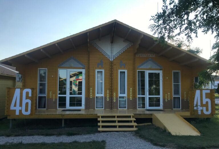    В Крыму на территории арт-кластера «Таврида» появился дом в оренбургском стиле Кристина Просвиркина