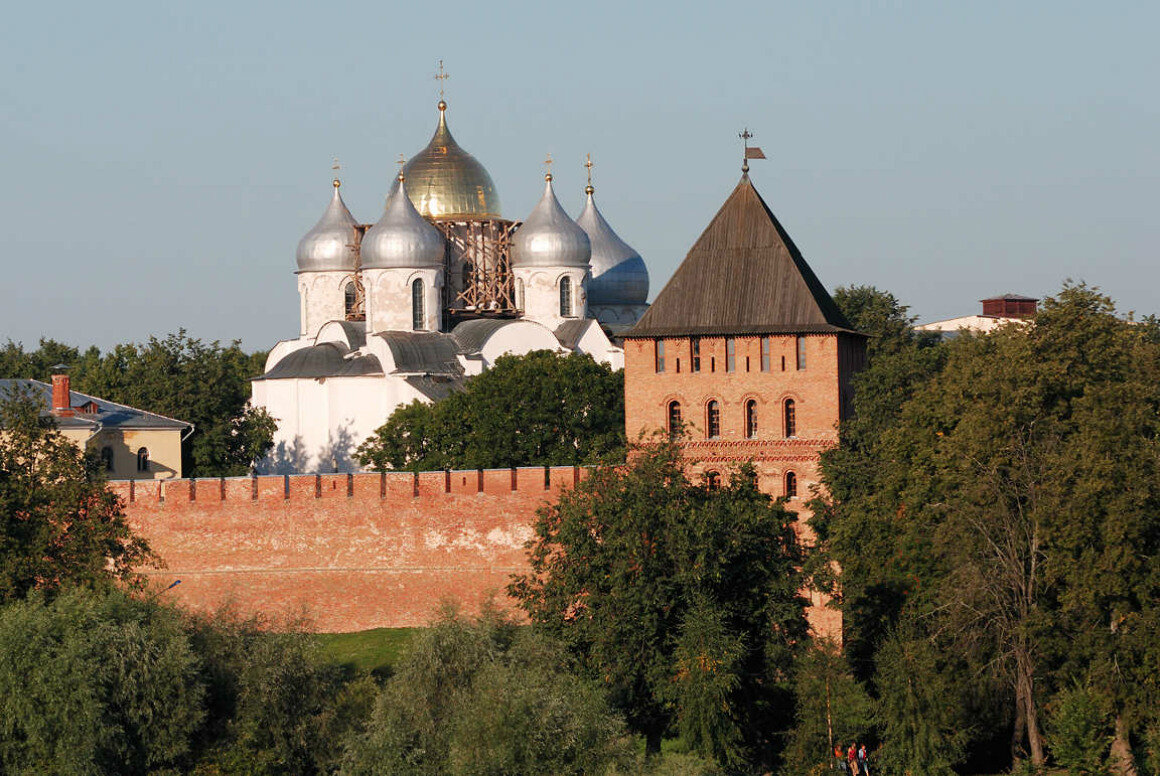 Novgorod me. Новгородский Кремль Детинец. Кремль Детинец в Великом Новгороде. Великий Новгород древний Детинец. Кремль в Великом Новгороде.