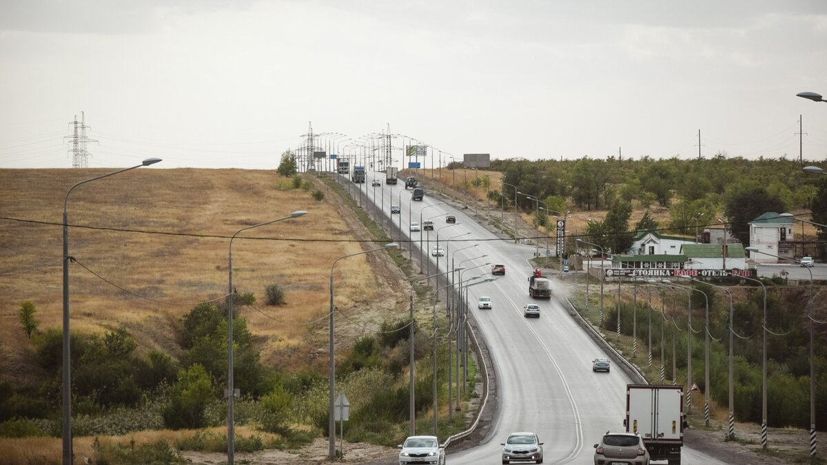     В Ростовской области из-за неотложного ремонта на железнодорожных путях закроют переезд на трассе из Волгограда в Луганск, об этом сообщили в пресс-службе донского Минтранспорта.