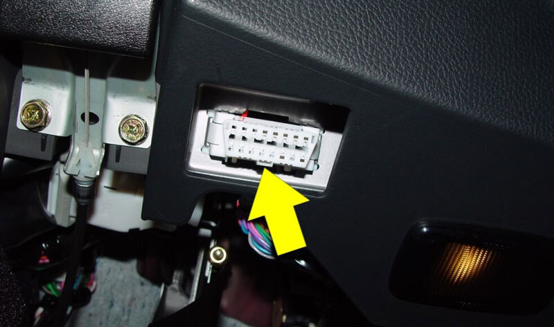 Разъём для подключения (OBD 2)