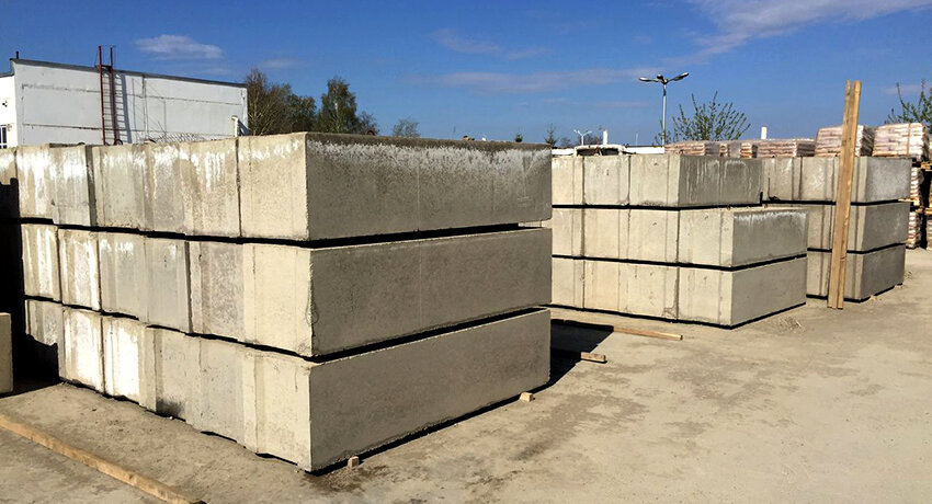 Фундаментные блоки являются самыми популярными среди железобетонных изделий