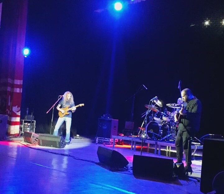 Guthrie Govan/Anton Davidyants/Gergo Borlai. Супер-трио на сцене