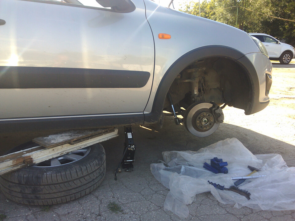 Полный размер1
Ах да, предварительно ослабил гайку стойки.