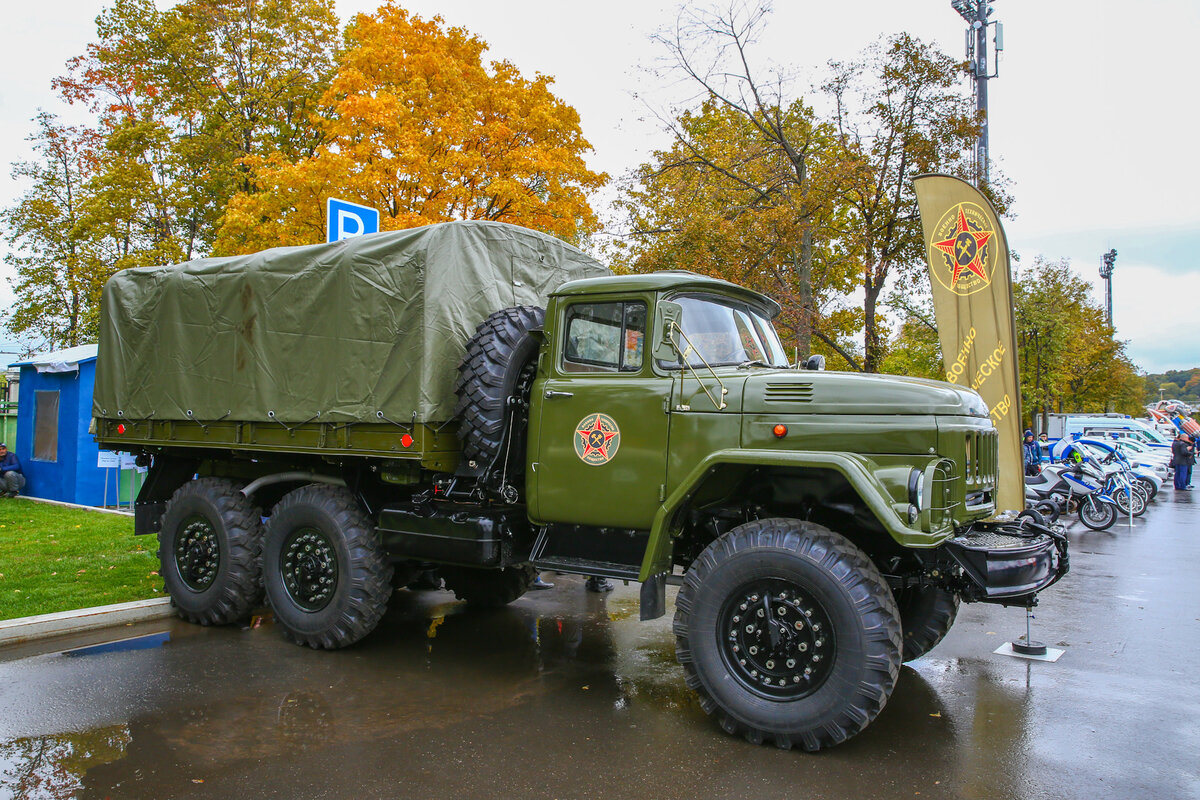 Зил 131 грузовой. ЗИЛ 131 военный. ЗИЛ 131 армейский. ЗИЛ 131 тентованный. Военный грузовик 