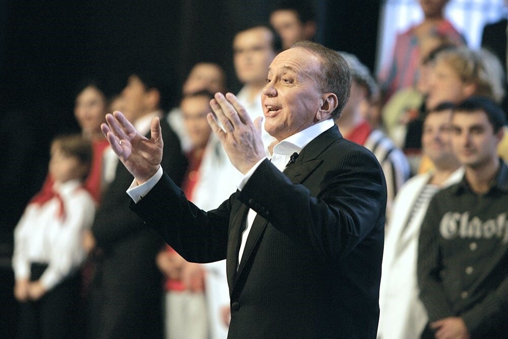 (основа работы артистов в «КВН» – чистый энтузиазм)