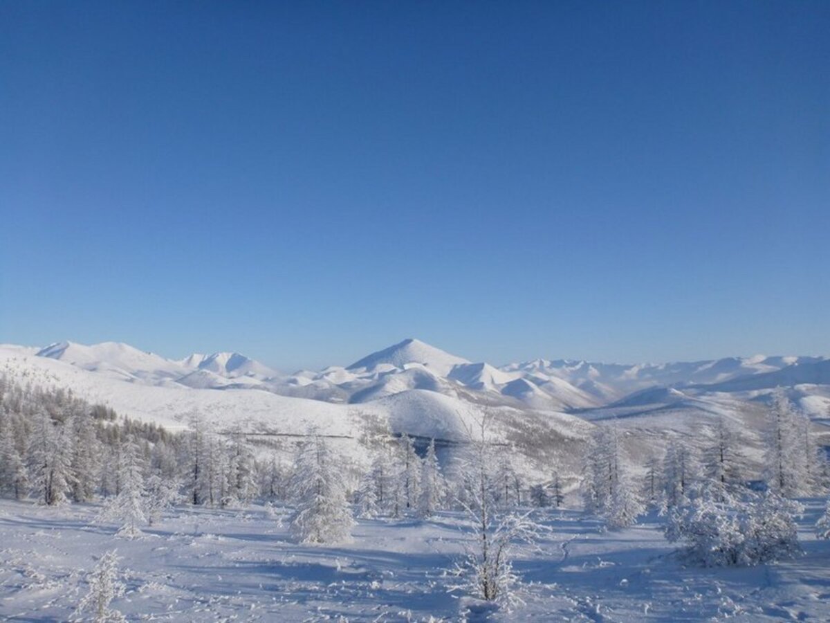 Полюс холода. Полюс холода в Якутии. Оймякон полюс холода. Оймякон горы. Полюс холода Оймякон Якутия.