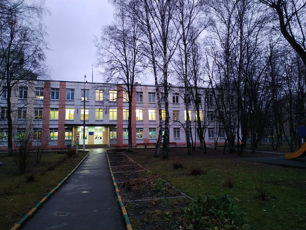 В одном из окошек мой ребенок)