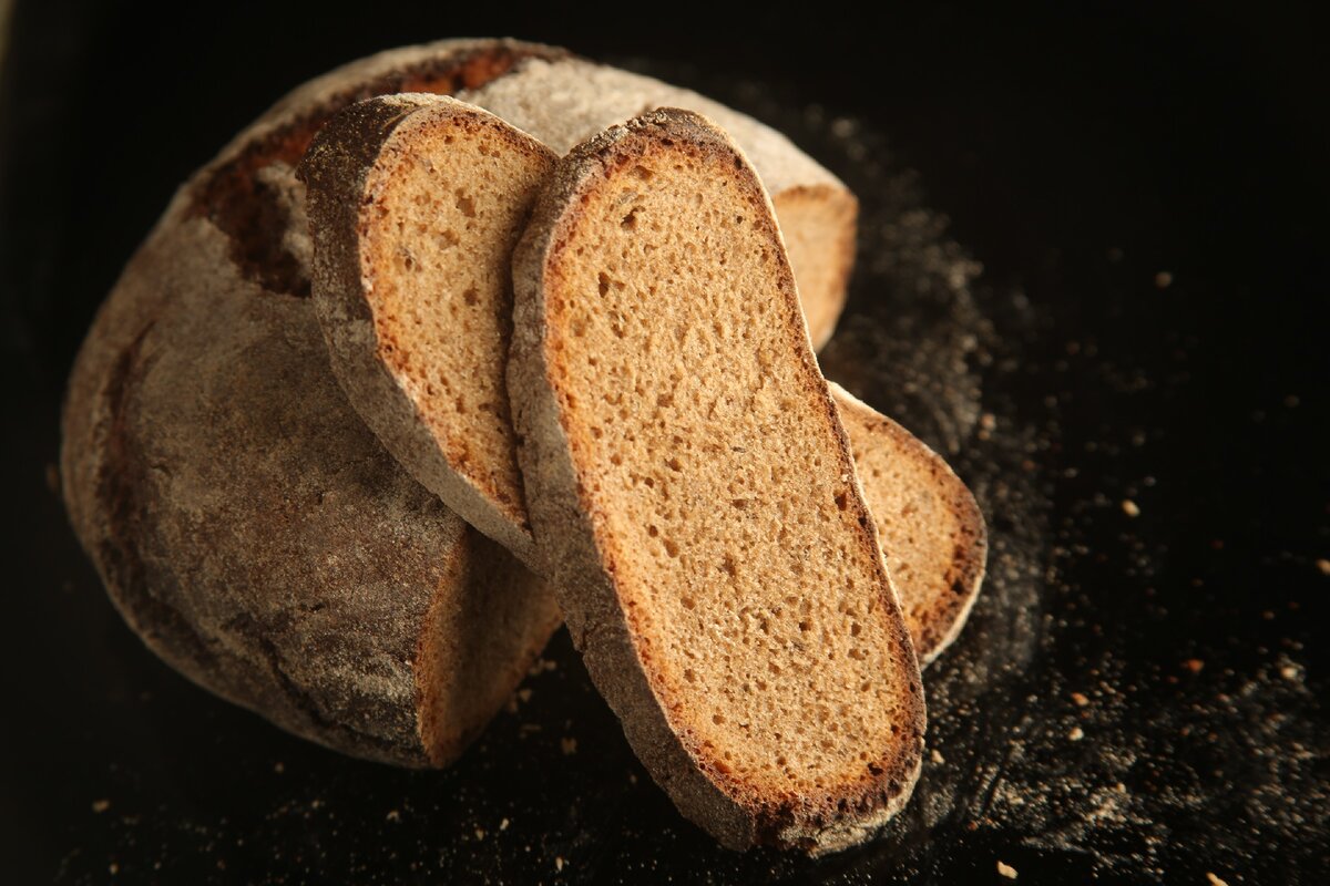 Что такое припек при выпечке хлеба. Сбоку припека. Что такое припëк хлеба.