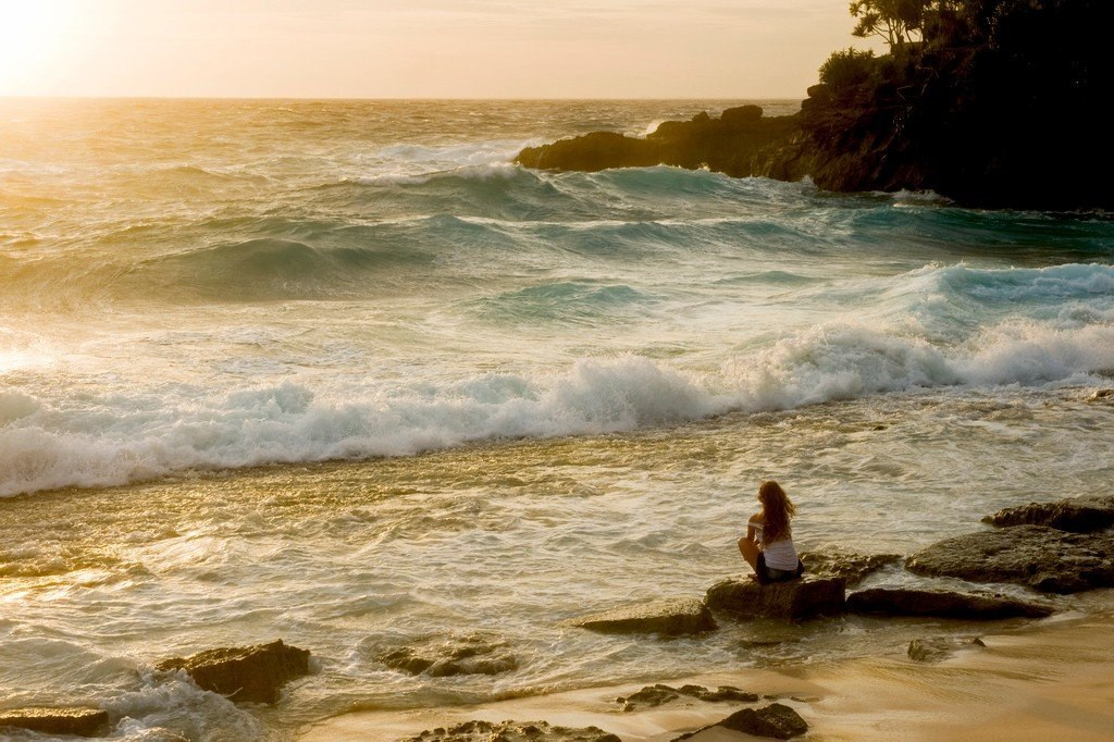 Плыли не спеша. Миг мгновение. Плыли не спеша. Плыли не спеша. Придумай продолжение рассказа.