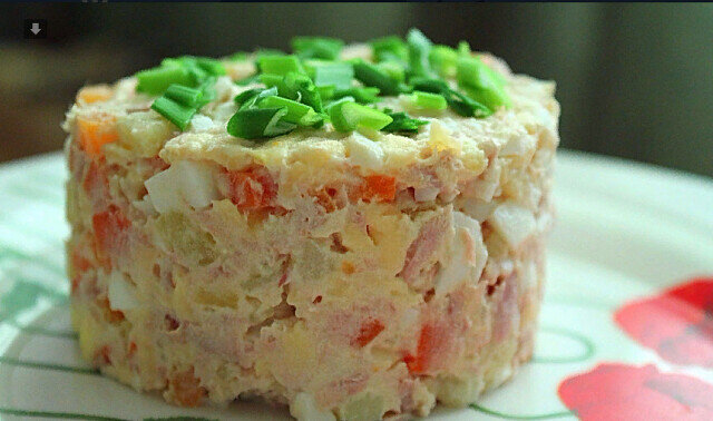 Рыбный салат с картошкой и сыром "Фантазия"