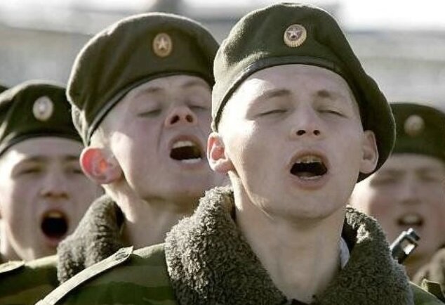 Ох уж эти строевые песни, до сих пор напеваю