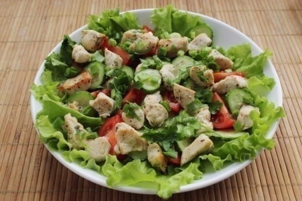 Салат с курицей