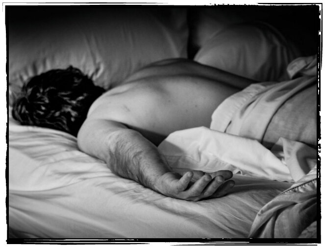 Едва добравшись до кровати, я тут же уснул