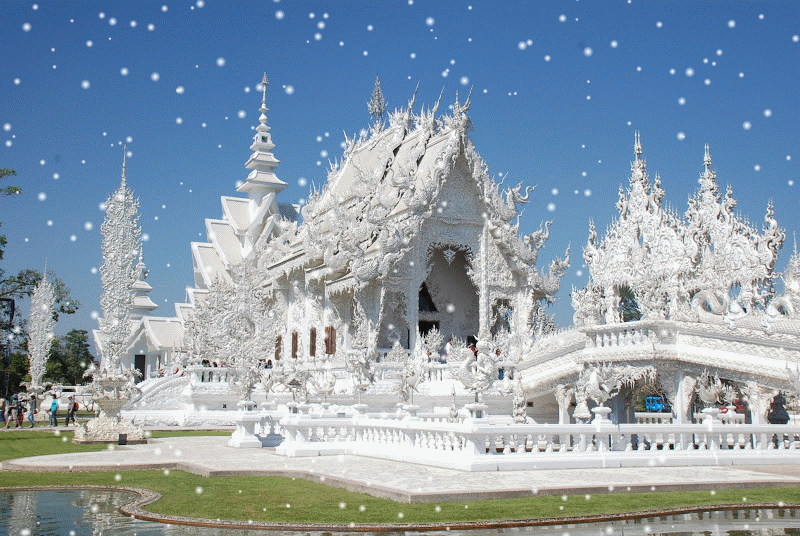 Здесь я пофантазировала, как выглядел бы Белый Храм под снегом...
