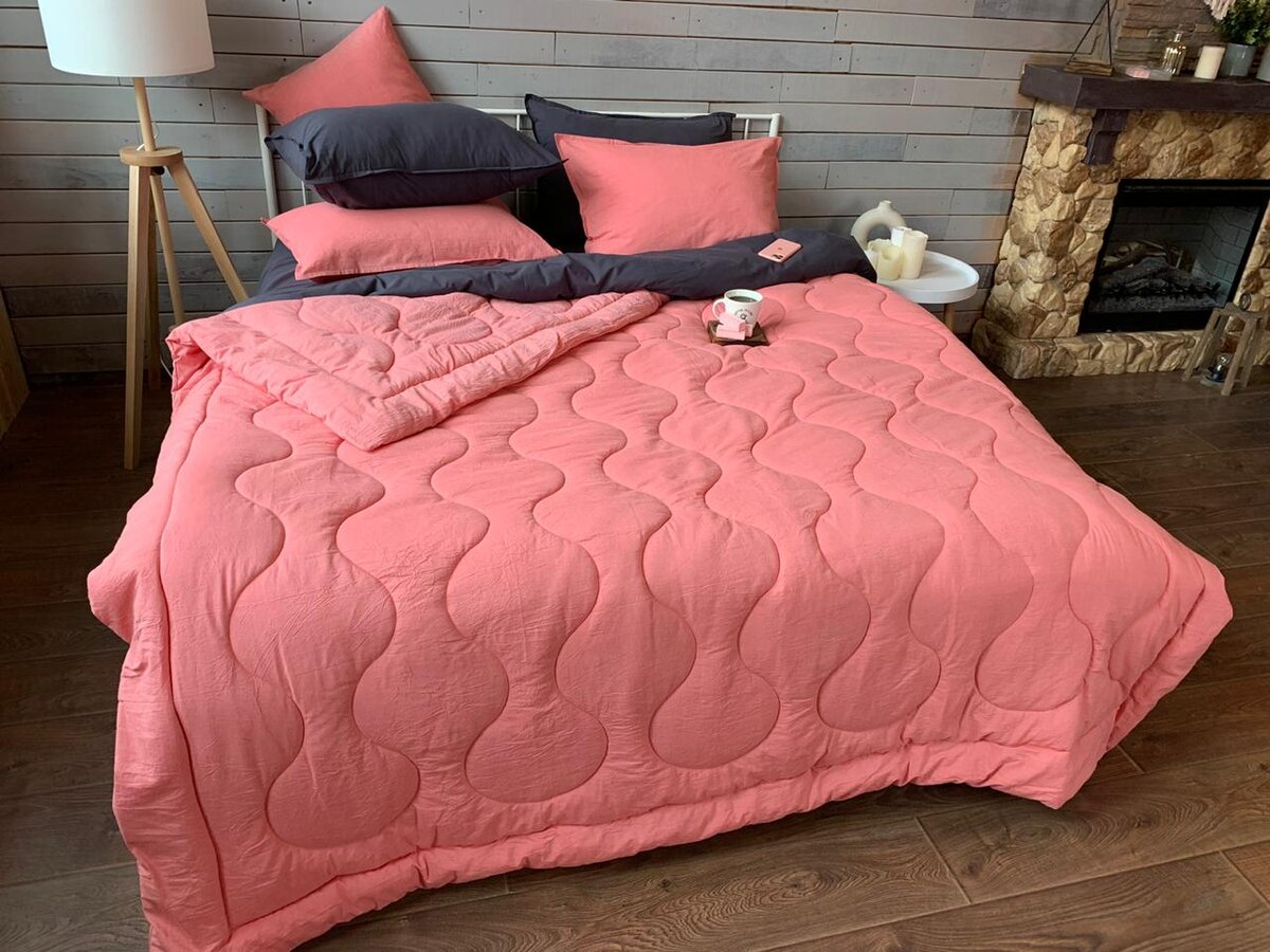 Вариант из гладкого сатина люкс коралловый.