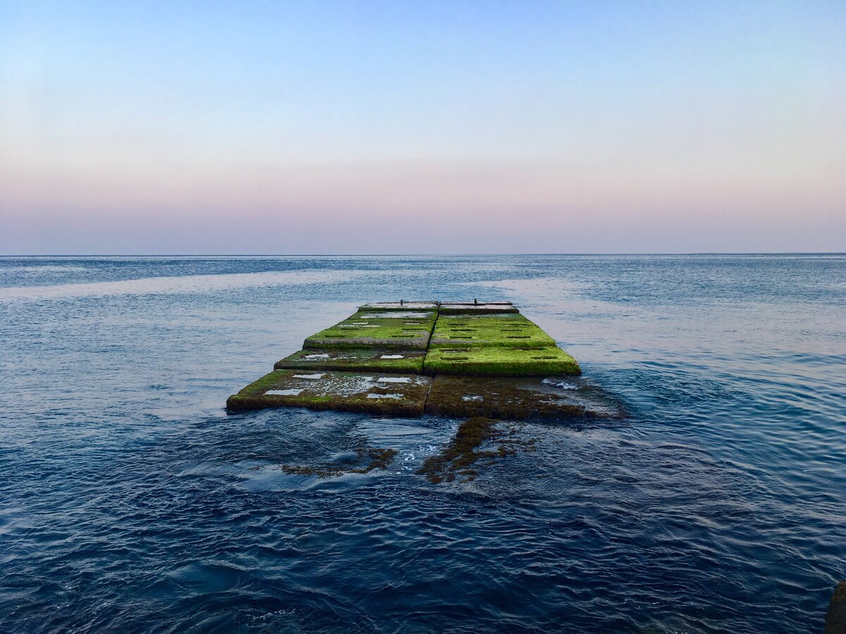 Немного моря добавим в текст)