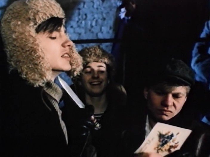 Сергей Безруков (в центре), кадр из фильма «Похороны Сталина» (1990)