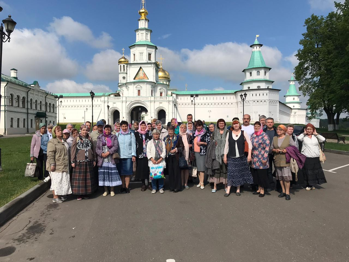 Православная компания паломник ул докукина. Православное паломничество. Православный туризм. Христианские паломники.