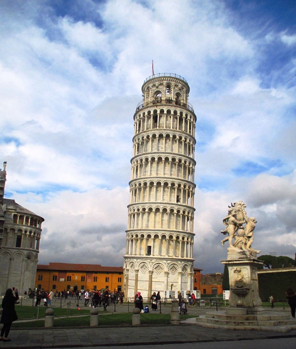 Пизанская башня Италия. Достопримечательности Италии Пизанская башня. Падающая башня в Риме. Пизанская башня Рима.