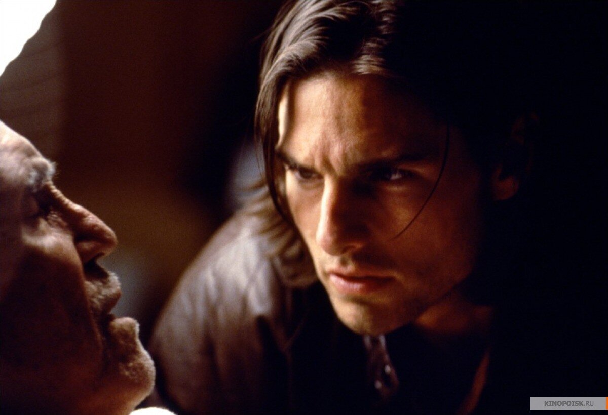 Магнолия — это лучшее, что случилось в кино в 1999-ом. А конкуренция тогда была мощнейшей. Магнолия Андерсона это не фильм. Это трёхчасовая симфония, запечатлённая на киноплёнку. Два десятка персонажей погружаются каждый в свой собственный Ад в течении одного дня. Гениальная структура повествования, совершенная операторская работа, команда первоклассных актёров играющих на пределах своих возможностей, отличный саундтрек от Эйми Манн плюс один из самых запоминающихся финалов в истории кино. В общем, лишнее доказательство того, что некоммерческое кино способно иной раз держать в таком напряжении, о котором большинству голливудской продукции остаётся только мечтать. Ну и возможность увидеть по-настоящему сильную игру от Тома Круза.