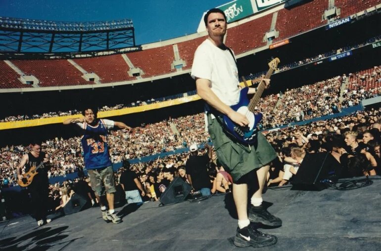 Downset на стадионе