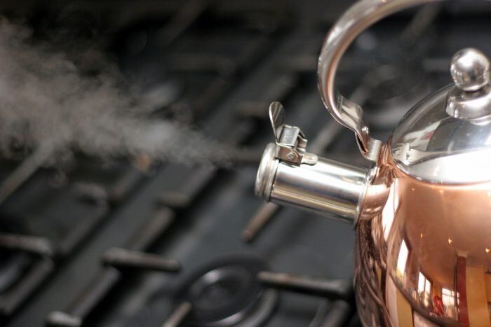 Засор в кухонной раковине: 5 способов быстро прочистить трубу без химии