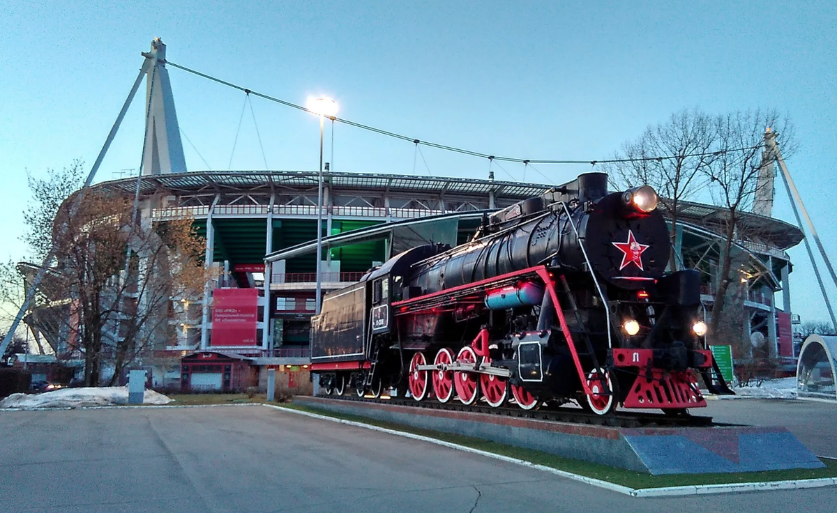 Крыша паровоза. Стадион Локомотив Черкизово паровоз. Паровоз на стадионе Локомотив. Л 3516 Локомотив. РЖД Арена Локомотив паровоз.