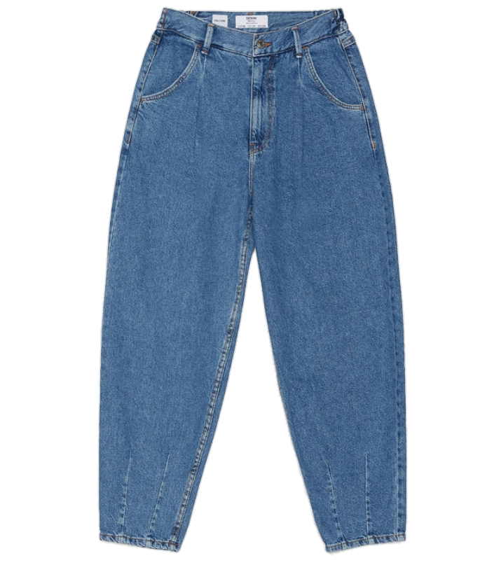 Повторяем летний образ с самыми модными джинсами сезона