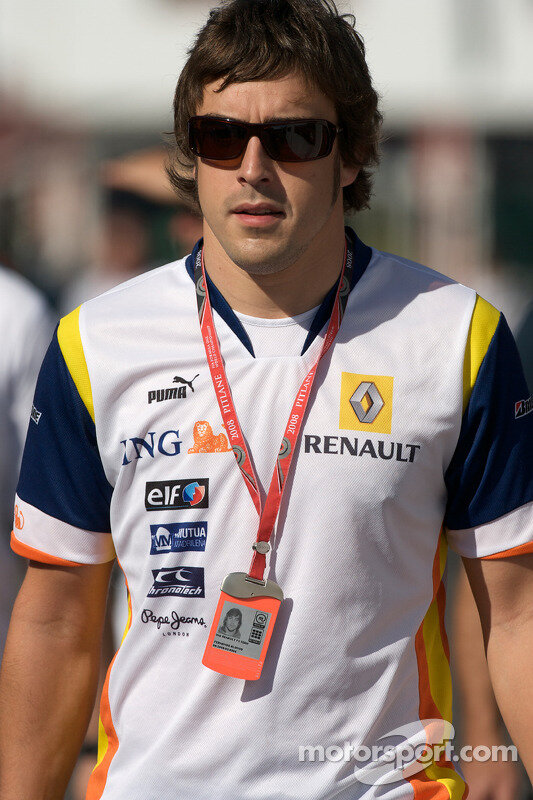 Двукратный чемпион Формулы 1 Фернандо Алонсо