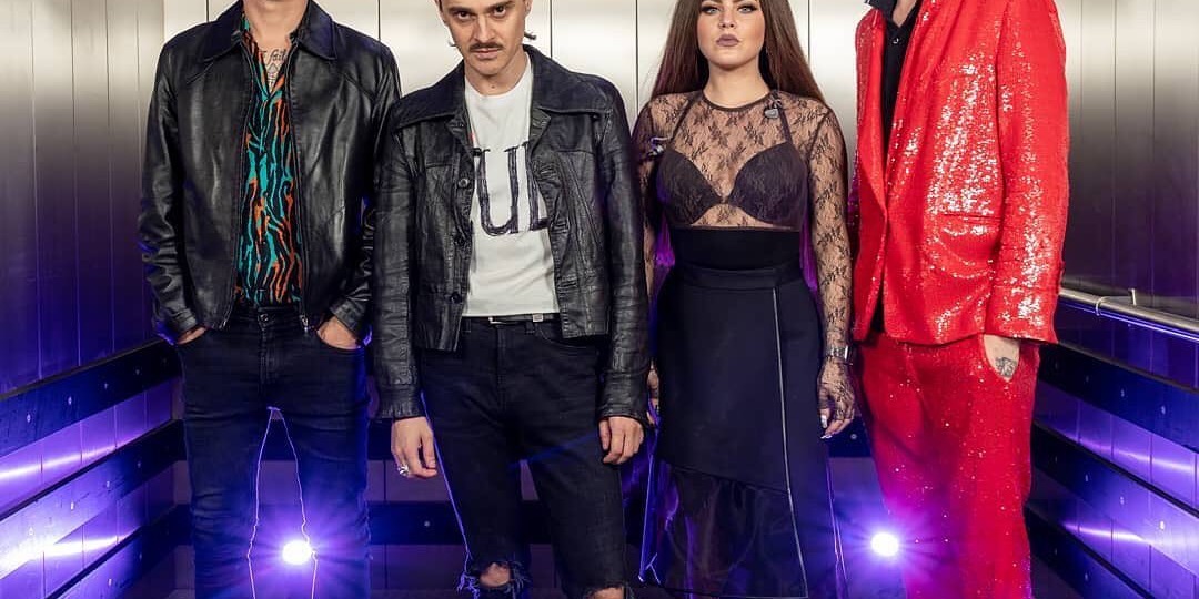 "Uno"Little big им понравился больше, гипнотанец не сработал. Изучающим ENGLISH смотреть обязательно