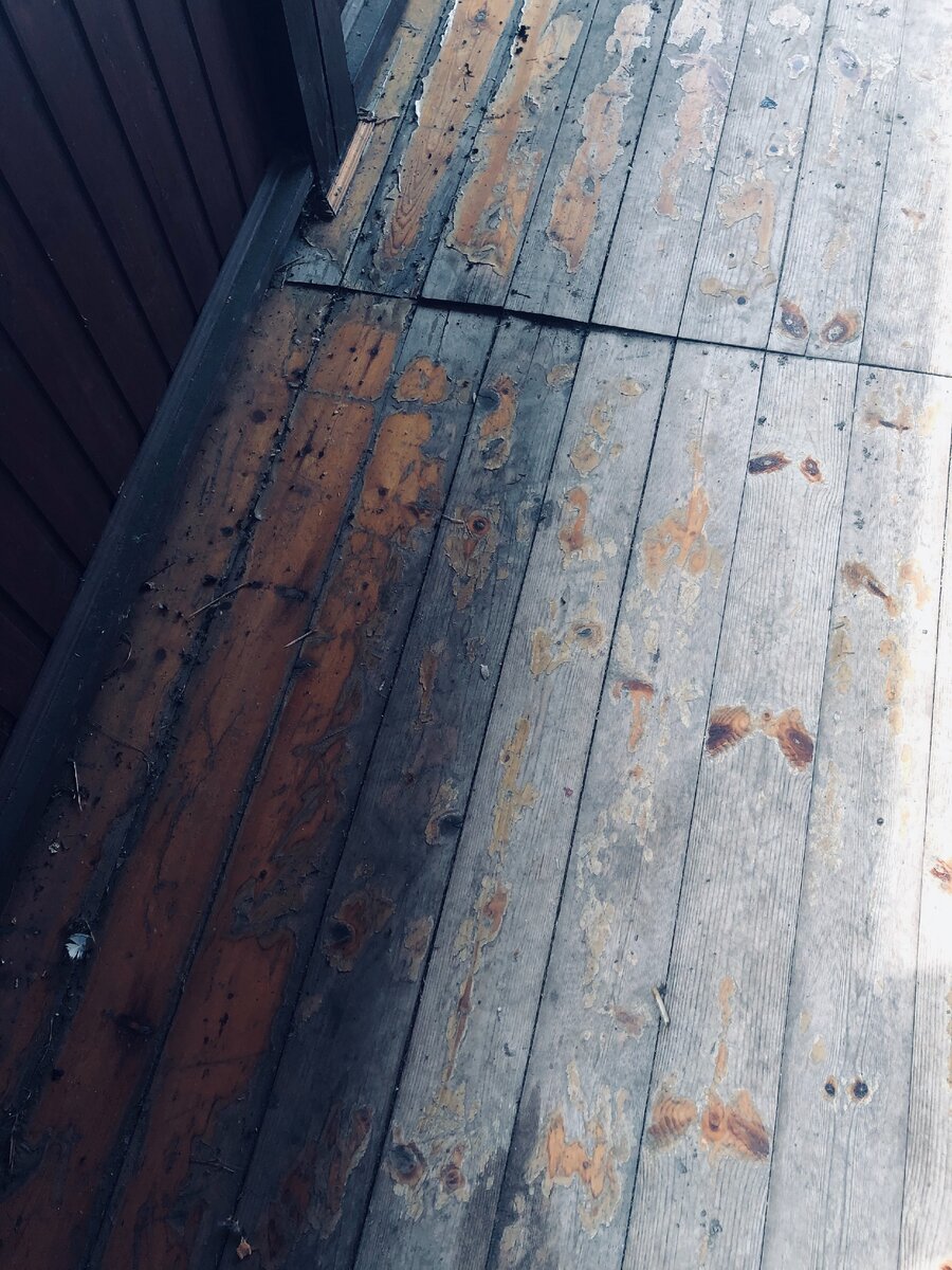 Вот такой пол на открытой веранде  нам достался. Везде фото автора. 