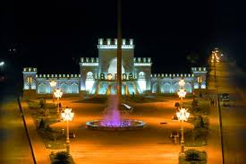 Мы уже говорили о Баку, нынешней столице Азербайджана, Шамахы - столице Ширванского государства, Гяндже - второй столице Ильдегизидов и столице Гянджинского ханства, а также центра Карабахского беглярбекства. Но на территории Азербайджана есть ещё одна столица, Барда - столица Кавказской Албании. 