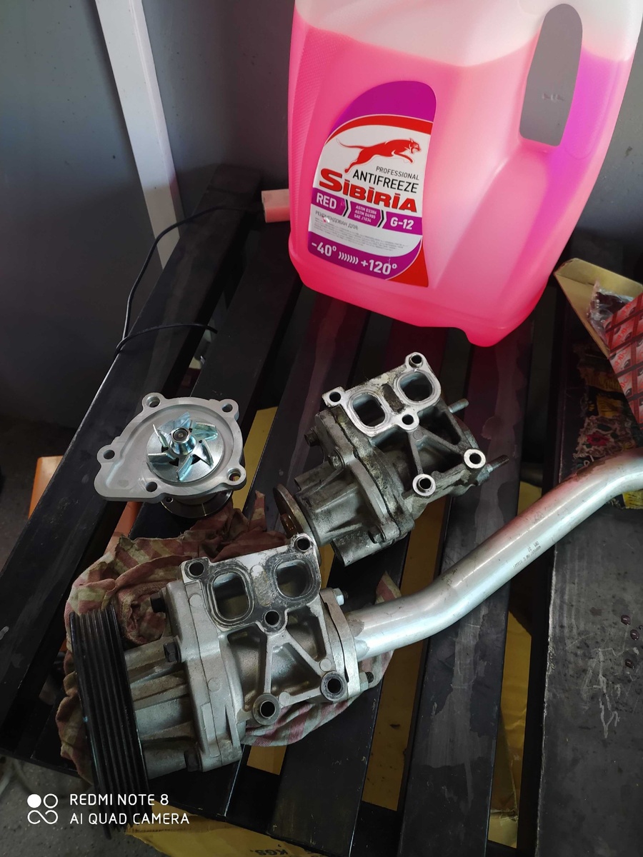 Помпа на Митцубиси Аутлендер