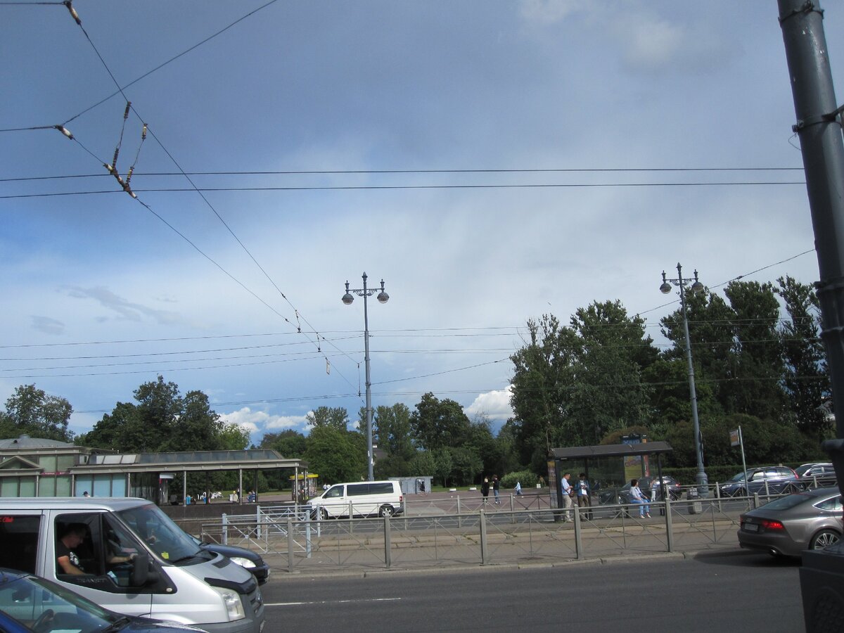 Парк Победы. Слева внизу - вестибюль одноимённой станции