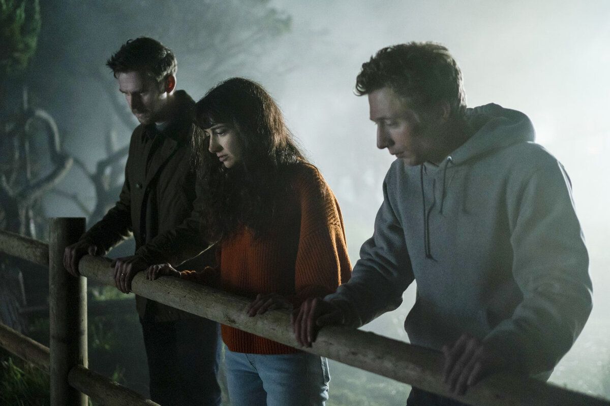 фильм ужасов 2020 заклятие дом 32. кто не спрятался фильм. триллер ужасы 2020 года. кино поворот не туда 2021. триллер ужасы 2020 года.