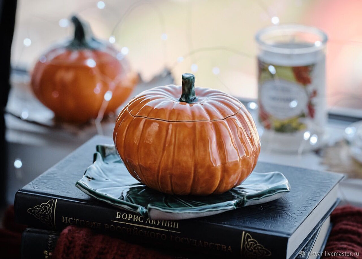 На фото: глиняный горшок, магазин u.tvar https://www.livemaster.ru/u-tvar