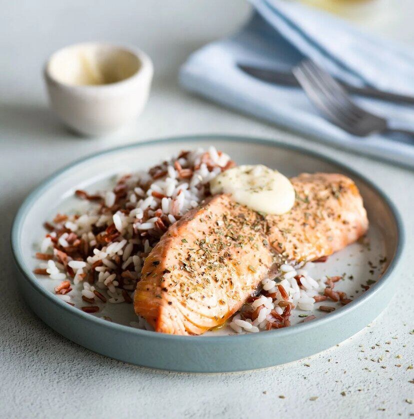 Филе горбуши с диким рисом - 240 Ккал; Б - 21; Ж - 8; У - 21;