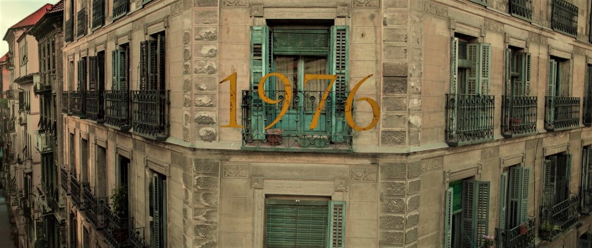 Основное действие – через полгода после смерти Франко. Кадр из к/ф «Маласанья, 32». 