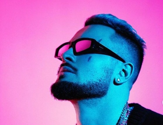 Появилась прекрасная новость для всех поклонниц творчества Димы Гусакова. По сообщению редакторов, он появился на проекте и произвел сильное впечатление на слабый пол. Так что разговоры о том, что на проект нельзя заманить креативную молодежь, явно беспочвенны. Теперь и участницам явно захочется проявить себя, и зрителям будет интересно наблюдать за происходящим. 
Оживились все участницы на проекте - пришел главный холостяк страны рэпер Goody, в миру известный как Дмитрий Гусаков. И сразу же засуетились все красотки из женской спальни, оценившие его харизму и обаяние, а также другие плюсы. Гусаков имеет привлекательную внешность и не менее привлекательный счет в банке, 

«На проекте новенький! Очень яркий, невероятно красивый и талантливый парень! Уже успел обольстить наших девушек», - предупреждают редакторы.

По мнению редакторов, Гусаков может быть сердцеедом года, так как практически все участницы от него в восторге. Если это действительно так, то засуетиться стоило бы Илье Семину и Глебу Жемчугову, у которых очень легкомысленные партнерши, готовые флиртовать налево и направо, а кое-кто и не просто флиртовать, если верить Семину.

У Глеба Жемчугова сейчас сложный период в жизни, ему приходится все время приглядывать за Настей, а ее маму в борьбе против него поддерживают отец и дедушка Насти. Никто из ее родни не в восторге от ее романа с взрослым и несостоявшимся мужчиной, у которого, к тому же, проблемы с запрещенными препаратами.

Появление Гусакова составит серьезную конкуренцию Мондезиру, ухлестывающему за Катей Садовой. Неужели красотка предпочтет компанию Свет-Амура, неустроенного в жизни, еще и обладающего непростым характером, рэперу, с которым даже краткосрочный роман принесет неплохие дивиденды в виде известности и роста количества фолловеров.