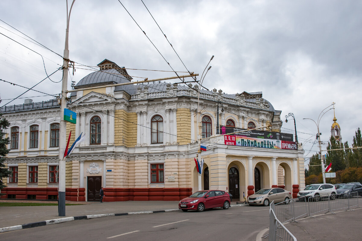 Рабочая улица тамбов. Тамбовская улица где. Дома в Тамбове 19 века. Тамбовский драматический театр фото.