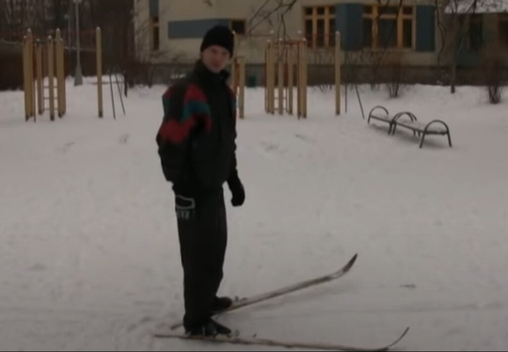 Поворот переступанием на лыжах