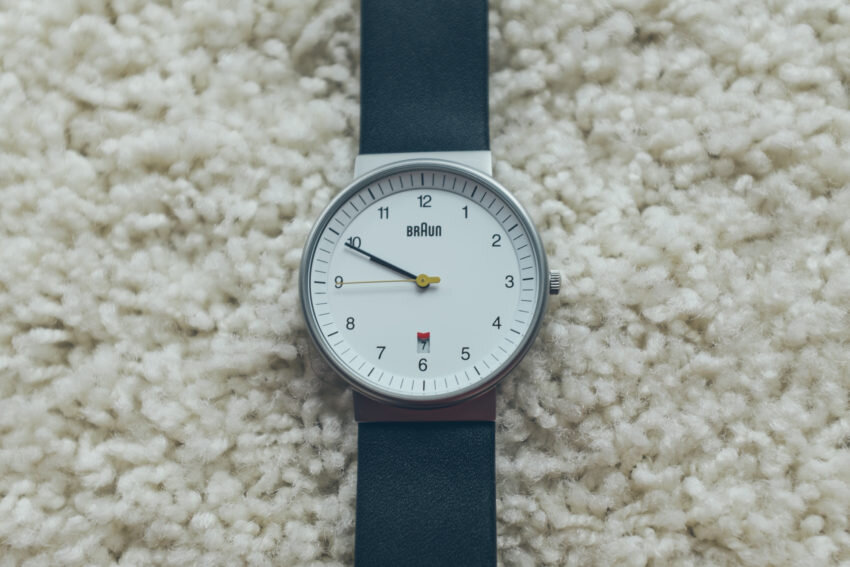 Первые часы в сегодняшней публикации - малоизвестный и неочевидный выбор - Braun Clocks